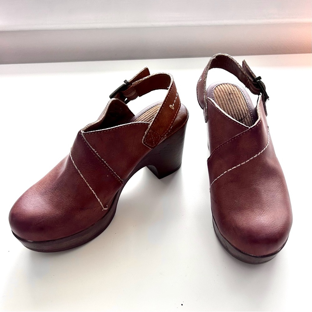 B.O.C Brown Vegan Leather Clogs 6 Heel Strap Comfortable Closed Toe Boho Scandi
